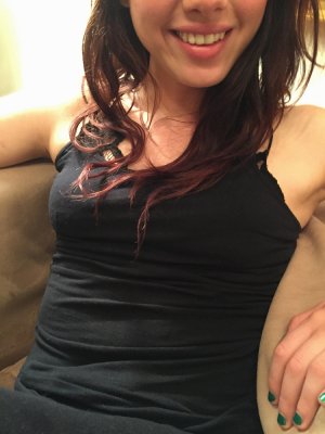 Soazik call girls in Claremont CA and happy ending massage